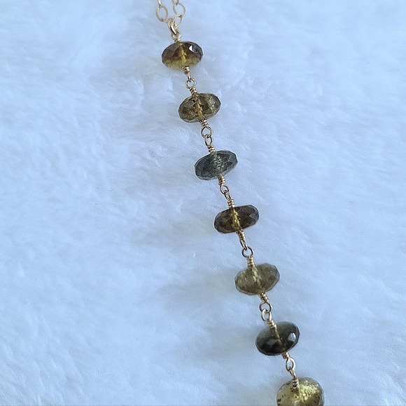 Mossy Green Quartz Pendant Necklace - Picture 13 of 16